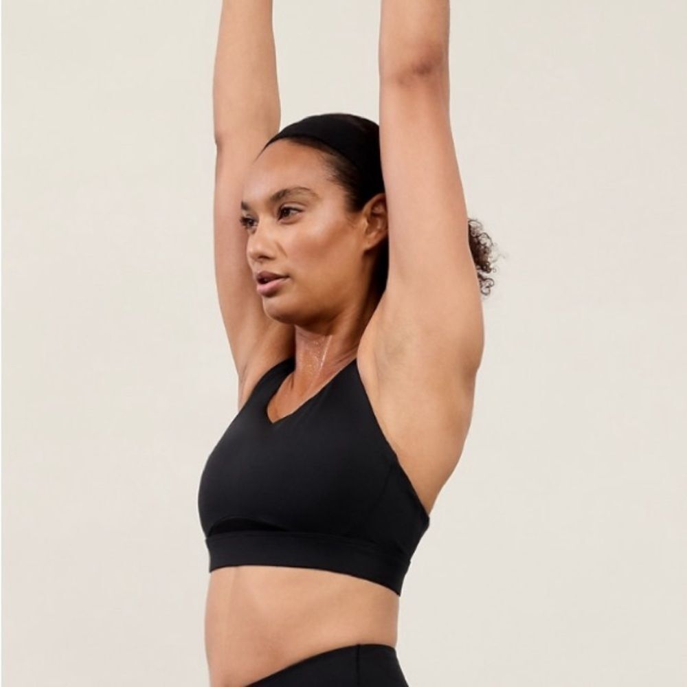 NWT Athleta Interval Bra. Black. D-DD. Extra Large